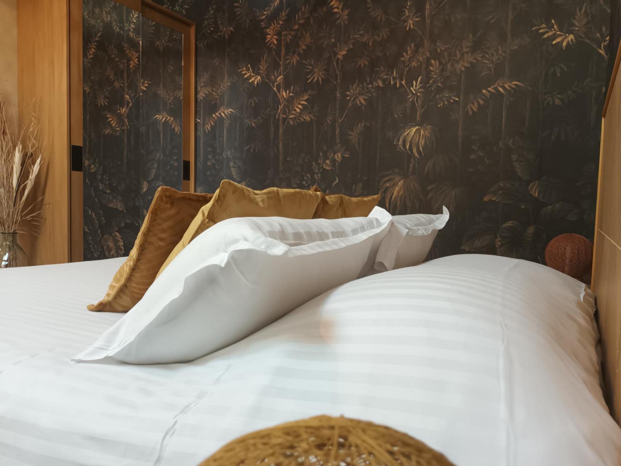Logis Hotel La Breche - Restaurant Berthelot Amboise Luaran gambar