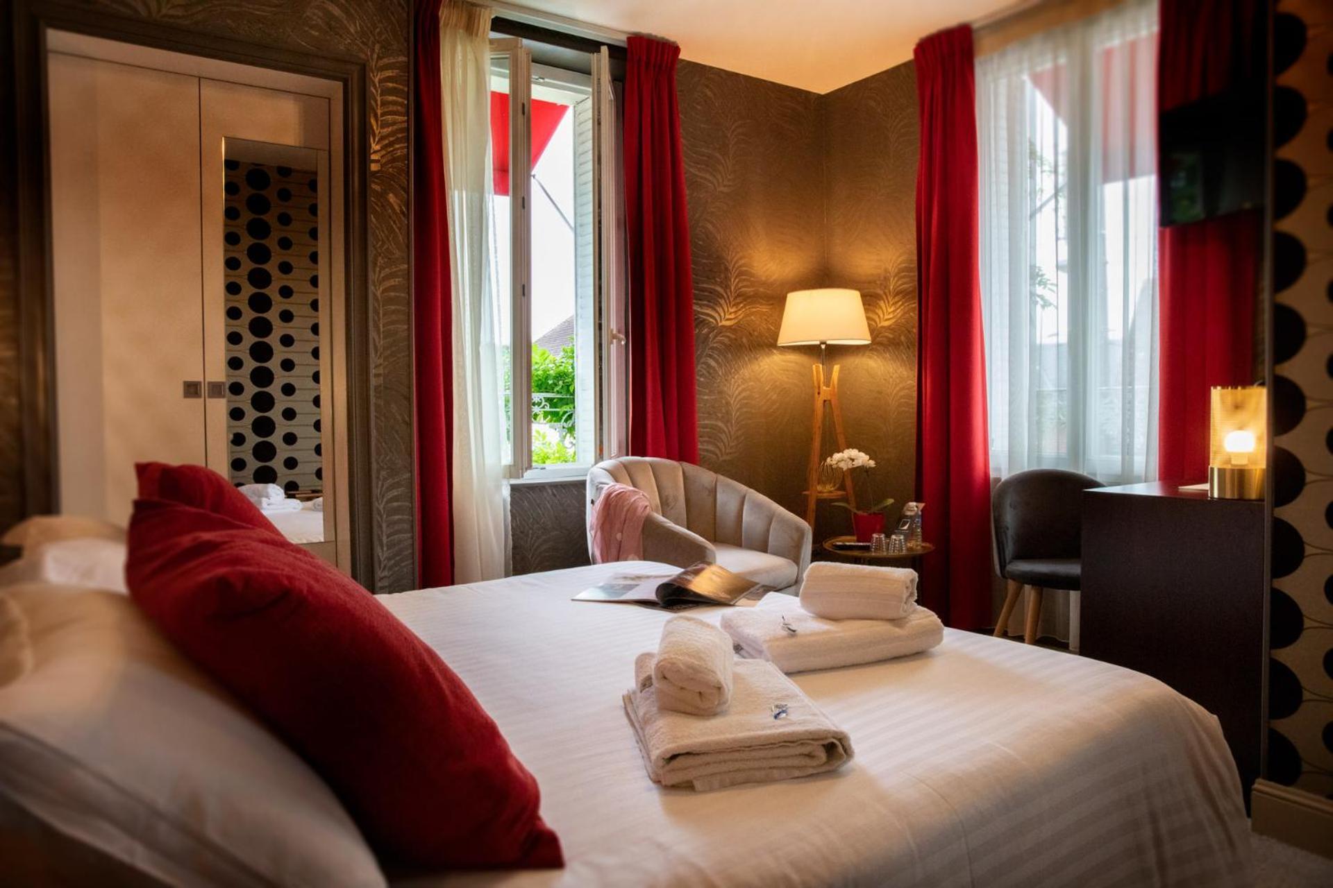 Logis Hotel La Breche - Restaurant Berthelot Amboise Luaran gambar