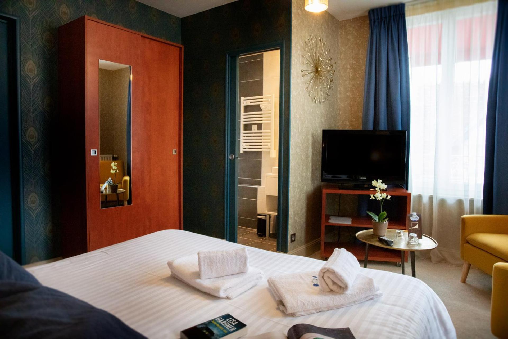 Logis Hotel La Breche - Restaurant Berthelot Amboise Luaran gambar