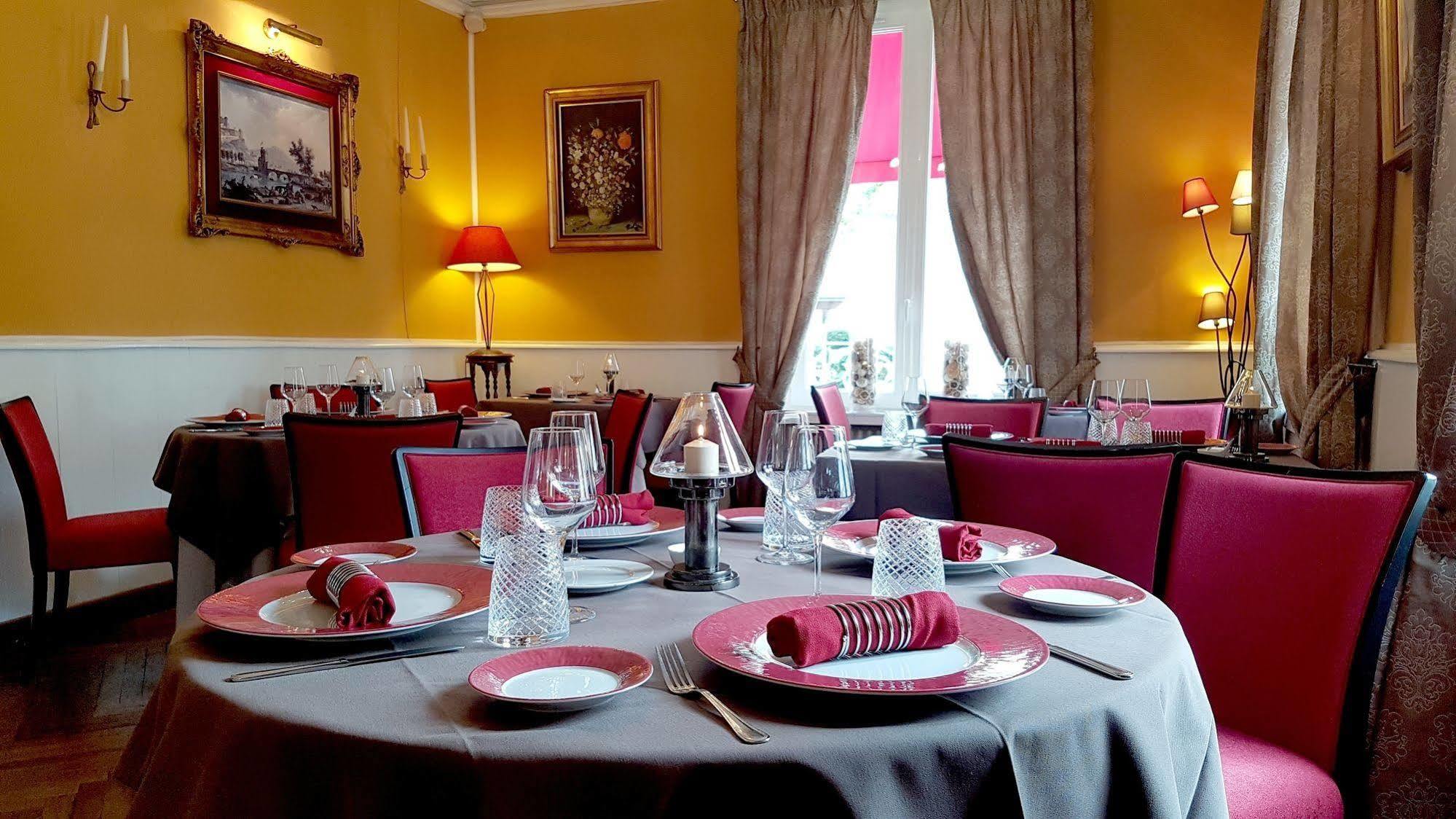 Logis Hotel La Breche - Restaurant Berthelot Amboise Luaran gambar
