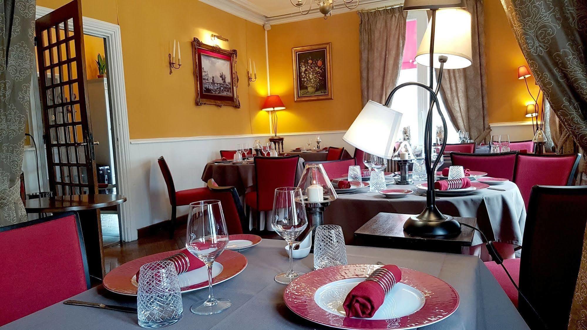 Logis Hotel La Breche - Restaurant Berthelot Amboise Luaran gambar