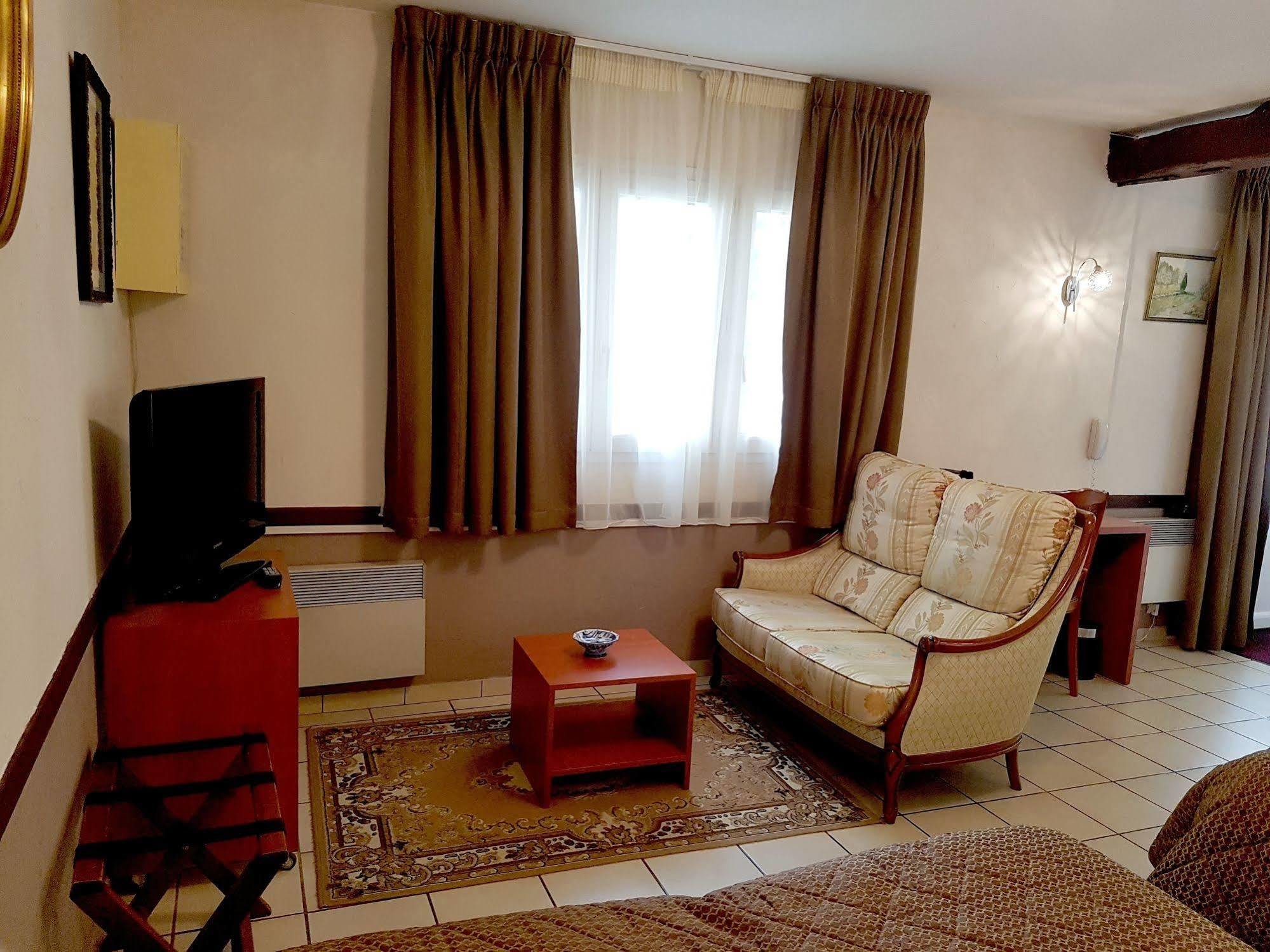 Logis Hotel La Breche - Restaurant Berthelot Amboise Luaran gambar